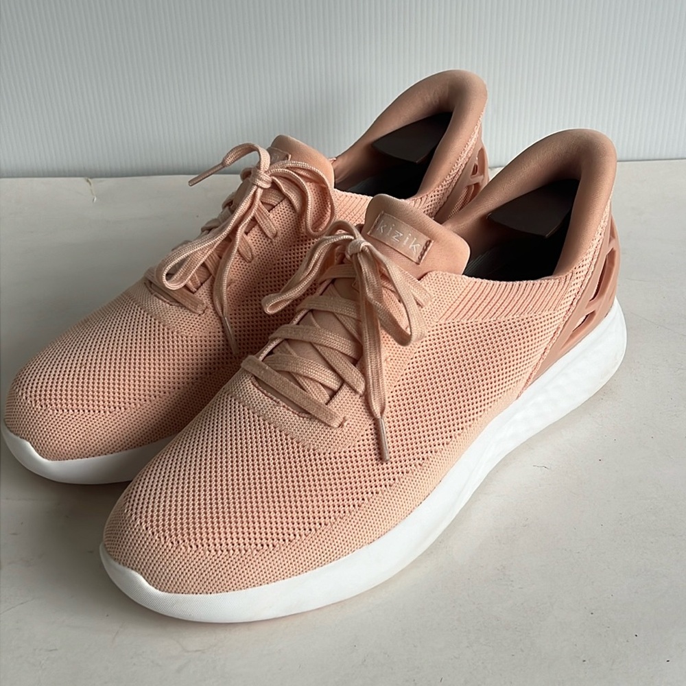 Kizik Athens Hands Free Comfort Shoes Men’s 11.5 / Women’s 13 Peaches N Cream